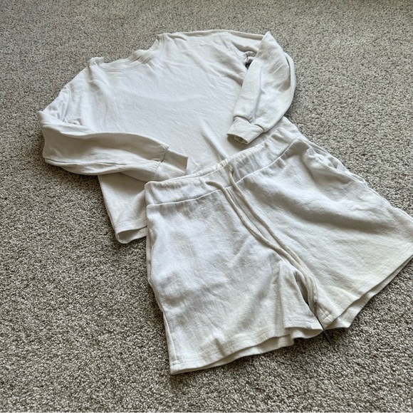 White Basic Long Sleeve Shorts Set Co ord - Picture 2 of 3